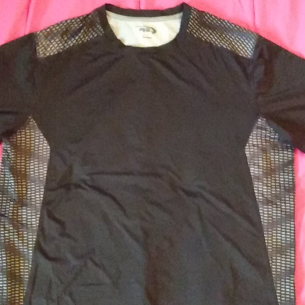 Mens large dry short tee Black gray large soft like new tribal back funk design